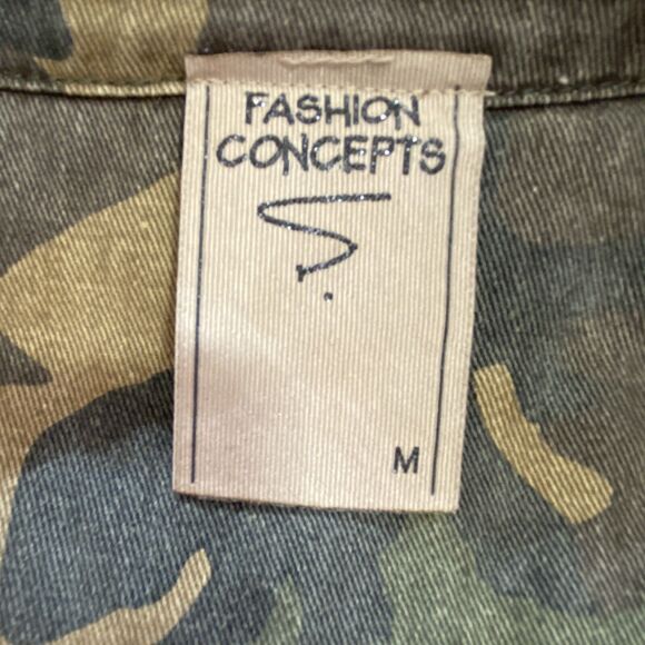 Fashion Concepts Women's Long Sleeve M Jacket Camo Embroidered Snap Button NWT - Picture 9 of 12